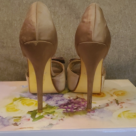Silky Aldo stilettos - Picture 2 of 2